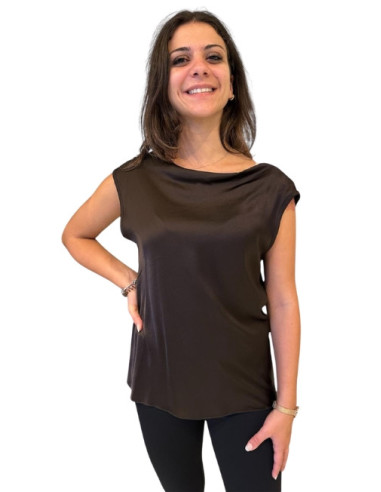 Top smanicato scollo a V sul retro