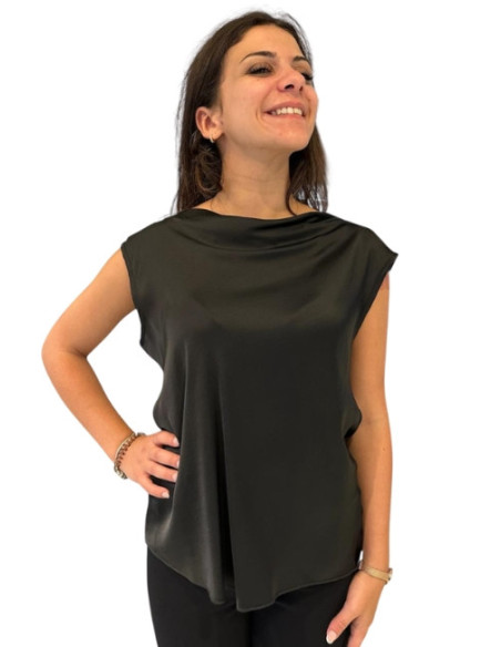 Top smanicato scollo a V sul retro
