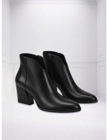 Tornchetto in pelle scollo V NERO