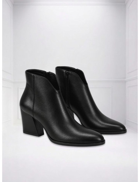 Tornchetto in pelle scollo V NERO