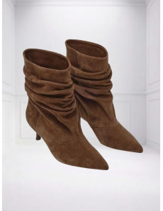 Stivale morbido arricciato in suede nocciola con Tacco -...