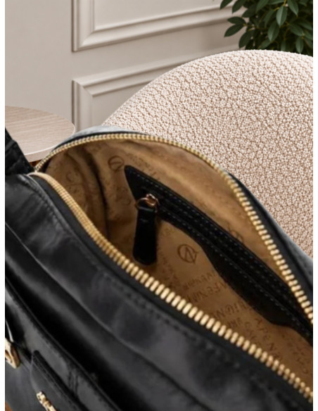 Camera Bag Nera Lucida con Fibbia Dorata | CaféNoir