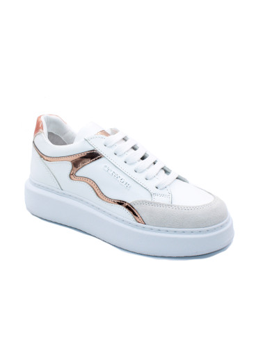 Sneakers_in_pelle_con_dettaglio_specchio_3.png