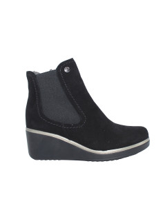 Tronchetto Scamosciato Nero con Zeppa Pitillos | Glamour Shop
