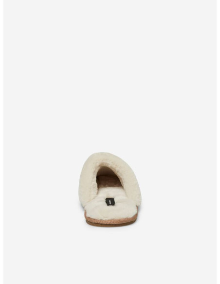 Pantofola_macchiette-pelliccia_VERO_MODA_4.png