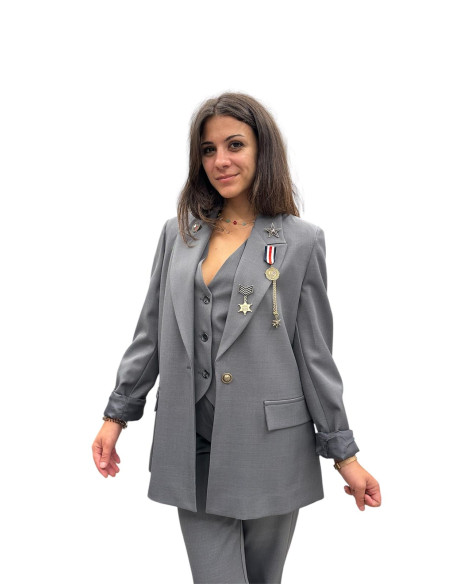 Giacca_monopetto_accessoriata_2.png