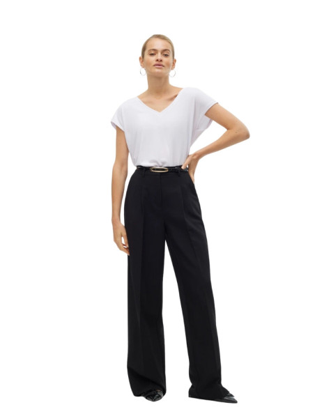 T-shirt Bianca Scollo a V Vero Moda in Tencel