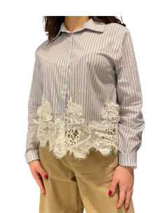 Camicia Donna Gessata con Ricamo in Pizzo – Elegante e Chic