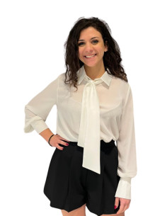 Camicia con riporti in raso LATTE