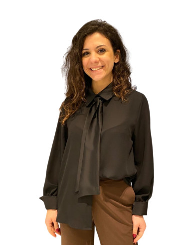 Blusa nera con fiocco al collo Zahjr | Elegante e raffinata