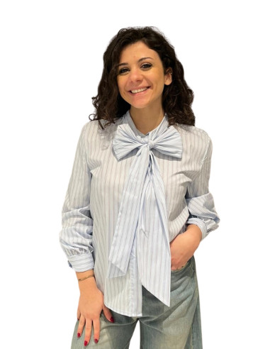 Camicia Gessata Color Cielo con Fiocco Tensione In