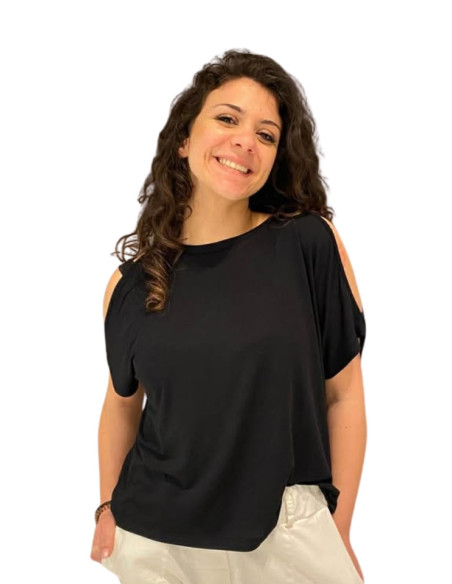 T-shirt Zahjr Nera – Design Cold Shoulder con Omeri Scoperti