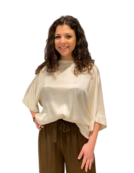 T-shirt Blusa Motel in Satin Color Burro - Manica Scesa taglio over