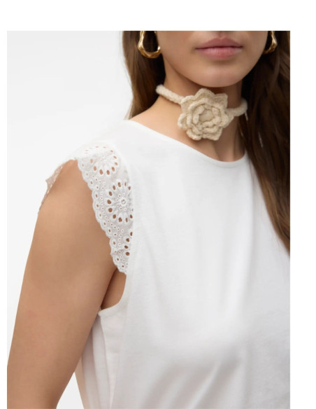 T-shirt bianca donna con pizzo San Gallo Vero Moda